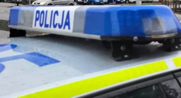 Zakrwawiony 33-latek znajdował się w mieszkaniu. Pomoc przyszła na czas