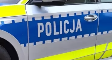 Pijany kierowca wpadł w ręce policji. Okazało się, że nie posiada uprawnień