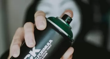 Kolejny akt wandalizmu w Świeciu. Burmistrz: „Nie jesteśmy na pewno z tego dumni”