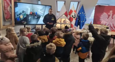 Strażacy ze Świecia pokazali jak wygląda ich praca. Sporo mieszkańców „wpadło do strażnicy” [ZDJĘCIA]