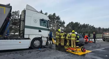 Koszmarny wypadek na autostradzie A1 w kierunku Gdańska. Śmierć poniósł 71-latek