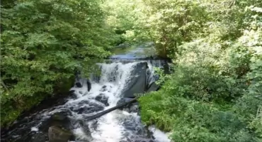 Rzeka zagraża domostwom i uprawom. „Przyjechali i odtrąbili sukces”