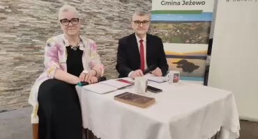 Spotkanie autorskie z Jolantą Piekarską w Jeżewie. Wieczór pod znakiem refleksji, szczerości i rozmów 