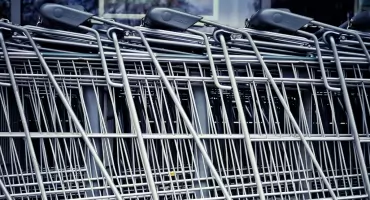 Część mieszkańców nie chce u siebie Dino. Jakie padają argumenty?