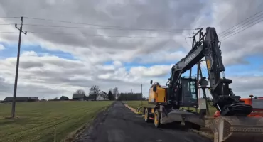 Budują drogę Sierosław-Sierosławek. Kolejna inwestycja drogowa w gminie Drzycim