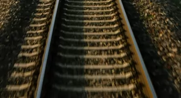 Wypadek na przejeździe kolejowym. Utrudnienia w kursowaniu pociągów