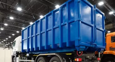 Tutaj oddasz tekstylia i odpady problemowe. Przyjedzie samochód