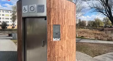 Toalety w Świeciu zniszczone. Szukają sprawców