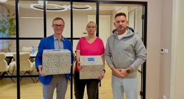 Urząd Miejski w Świeciu i Poczta Polska z darami dla podopiecznych szpitala. „Dziękujemy za ten ciepły gest”