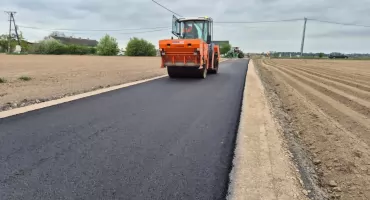 W gminie Pruszcz budują dwie drogi. Na obszarach wiejskich