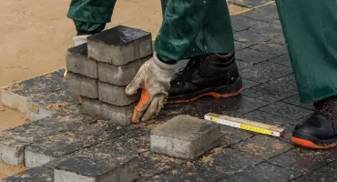 Tutaj przy drogach powiatowych mają zostać wykonane chodniki. Znamy oferty w przetargu