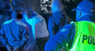 Spowodował kolizję i uciekał poboczem drogi. Był kompletnie pijany