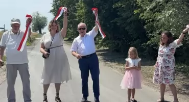 Nowa droga w gminie Pruszcz gotowa. Uroczyście przecięto wstęgę