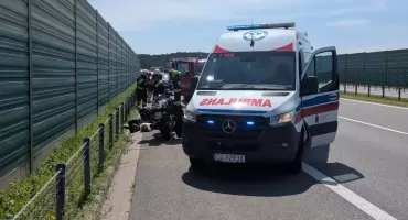 Motocyklista przewrócił się na autostradzie A1. Ranny trafił do szpitala